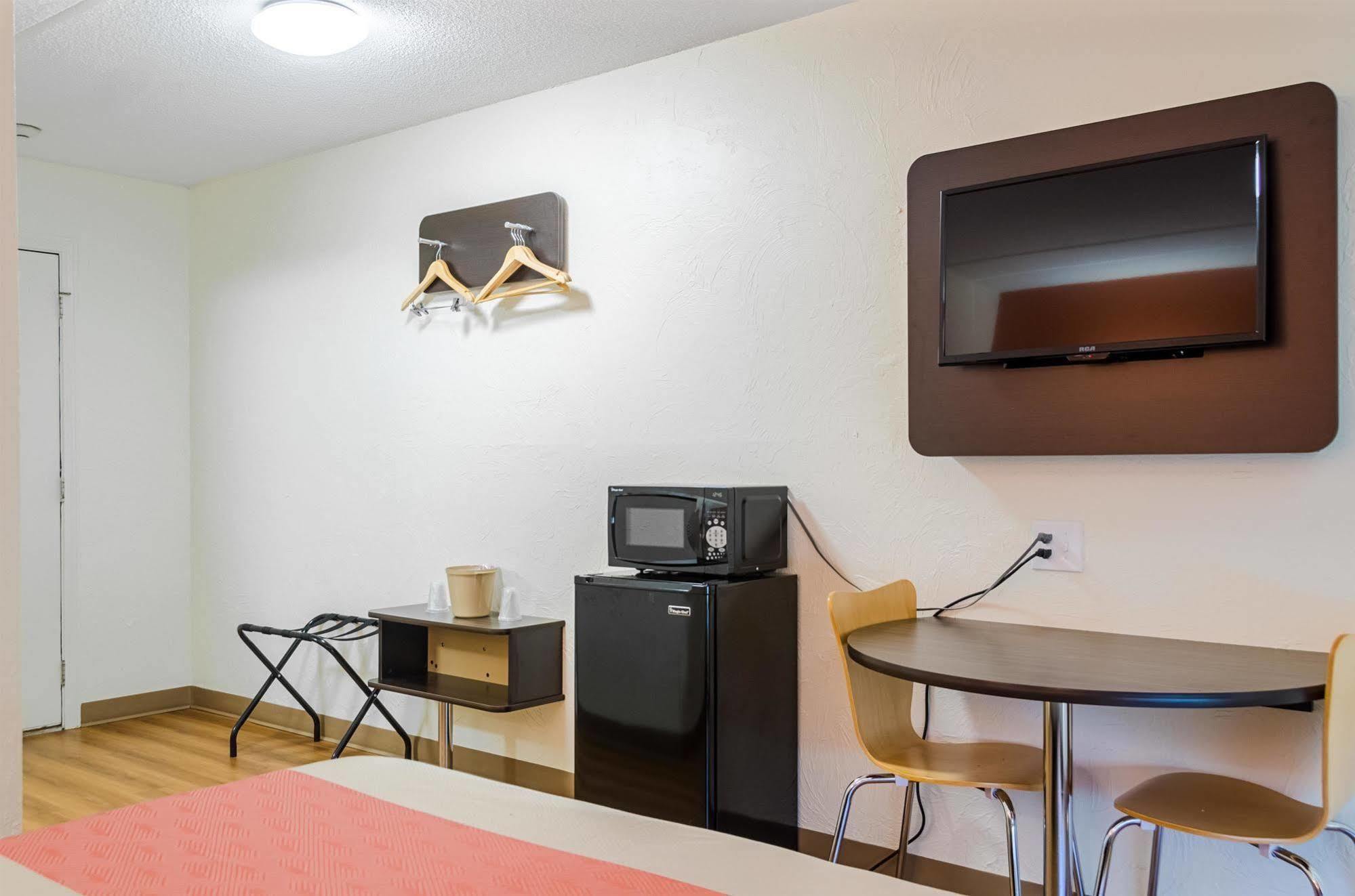 Motel 6 - Westborough Boston Northborough Exterior photo